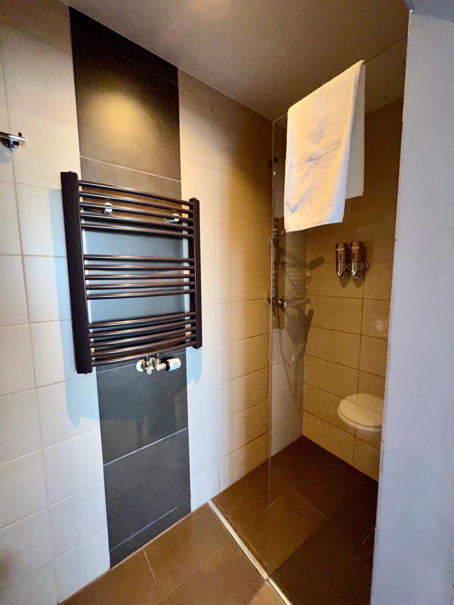 Skol L'Original Hotel Strassen Bagian luar foto
