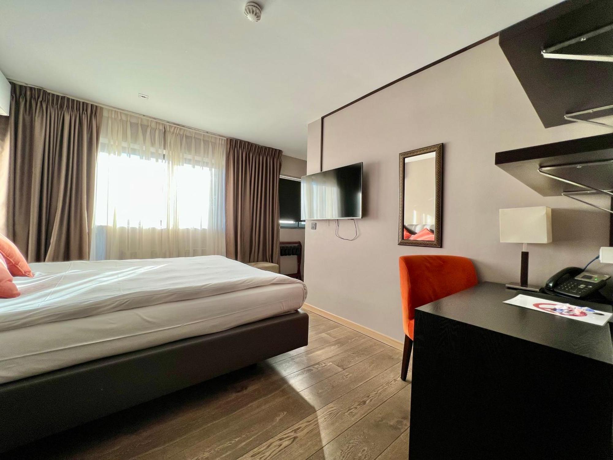 Skol L'Original Hotel Strassen Bagian luar foto